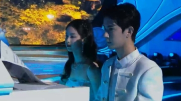 金鸡奖开幕式！于朦胧陈都灵四手连弹