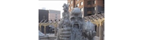 【拍客】沈阳小区内残雪堆逼真“寿星老”