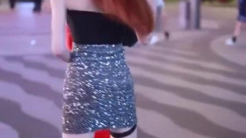 街拍：小姐姐属于男生女生同时回头的类型吧