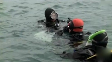 男子海中寻亡妻四年 最后发现她未发出的短信