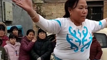 高手在民间，农村大姐这绝技真的少见，让人大开眼界！