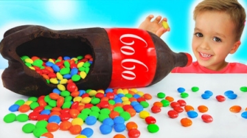 厉害，萌娃小正太怎么把妈妈的可乐变成巧克力？可是她生气了吗？儿童启蒙早教益智亲子游戏玩具故事