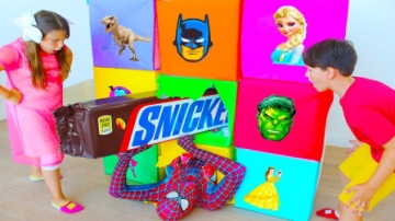 酷！萌娃小萝莉和小正太打开什么箱子？怎么冒出蜘蛛侠和巧克力？儿童启蒙早教益智亲子游戏玩具故事