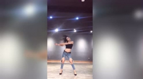 动感时尚的美女舞蹈视频，超级震撼人心