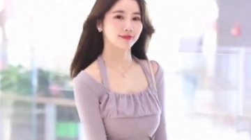 广州街拍美女：  青春是挽不回的水，转眼消失在指尖。用力的浪费，再用力的后悔