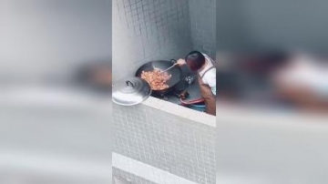 窗外无意间拍到，这一幕把我看愣了，网友：高手在民间