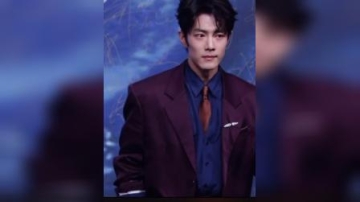 2025微博之夜--肖战.MP4