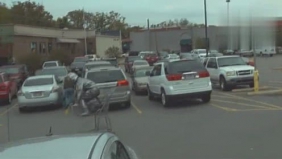 街头扮外星人恶搞，结果碰到个真的？