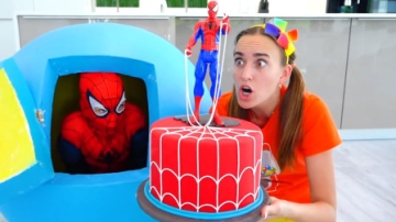 萌娃小可爱变身成为乐于助人的蜘蛛侠！—萌娃：妈咪别伤心！我送你一个漂亮的大蛋糕！