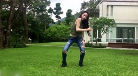 韩国美女网红跳《BOOMBAYAH》舞蹈，这颜值爆表了！