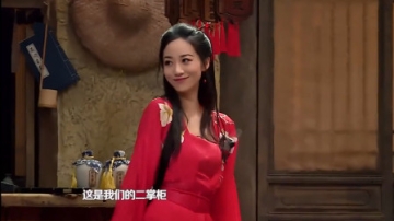 何炅与韩雪撞衫，何炅：今天是咱俩大喜的日子！明星们撞衫系列