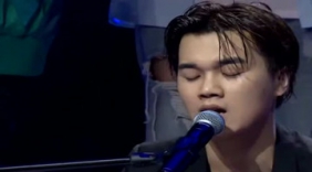 首位自弹自唱的才子，评委对他无可挑剔