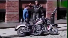 这个恶搞我服！