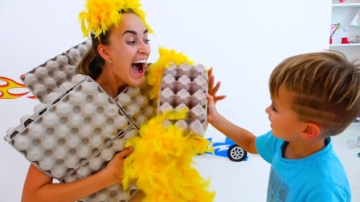 萌娃小可爱用装鸡蛋的盒子给妈妈设计了一件漂亮的新裙子，妈咪：你可真是个天才！