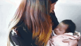 夫妻两年卖两亲生子牟利7.4万元 当天生当天卖