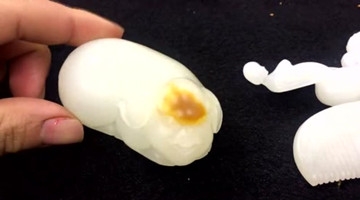 妈妈送的陪嫁品，多年后变成了价值千亿的和田玉