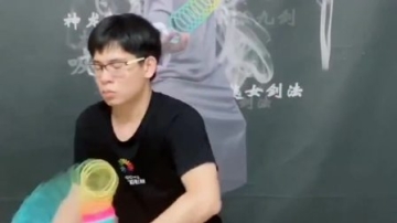 高手在民间：彩虹圈玩到这个水平，真的有了一代宗师的气概啊.