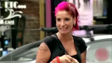 国外爆笑街头恶搞：警察大叔玩溜溜球，砸破了汽车玻璃当场出糗