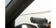 【拍客】暗拍摊贩路边公然叫卖强杀伤力仿真枪