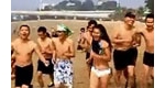 【街拍客】厦门首次光猪跑女生一支独秀很淡定