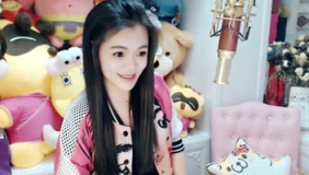 听一次笑个十年！小美女恶搞《大王叫我来巡山》