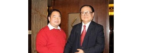 【拍客】实拍江泽民超雷扮演者龙海翔