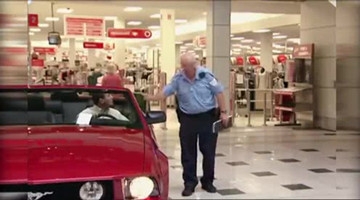 恶搞视频 商场里面让停车吗