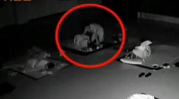 监拍女子熟睡后遭男同事猥亵 误以为自己做春梦