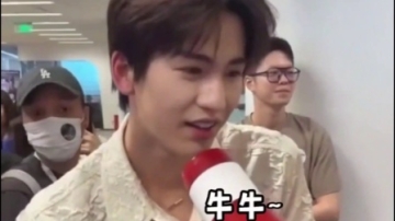 张凌赫：顶着一张超级帅脸到底在干什么，牛牛笑料咋这么多哈哈哈