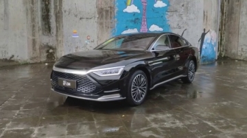 实拍比亚迪汉DM四驱性能尊贵版-外观