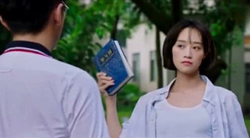 女同学恶搞男同学