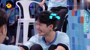 王一博与杜海涛挑战面对面站起，这段超搞笑，赵丽颖笑喷