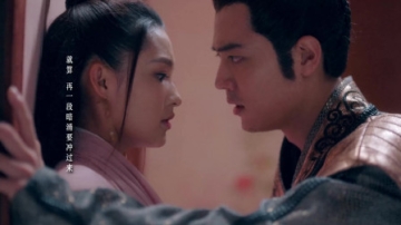 《狼殿下》肖战李沁吻戏，最后摔倒时的表情真销魂，两人演技如何？