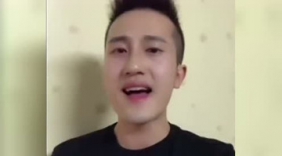 帅气男生深情演唱《空白格》