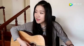 美女吉他弹唱赵雷《成都》 好听女声版每天无脑循环吧