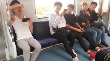 韩国人恶搞爆笑视频锦集，街头地铁疯狂尖叫吓坏群众