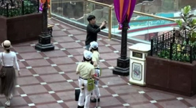 相机式水枪 街头恶搞