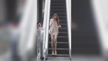 街拍：我的天，这个腿也太长了吧