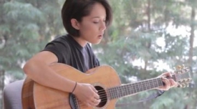 油管民谣女声Kina Grannis，不插电翻唱酷玩乐队