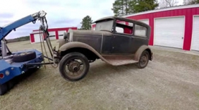 实拍国外牛人修几百年前的古董车