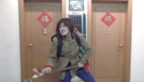 向抗战英雄致敬！80后激情上演--红色娘子军