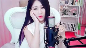 美女一首经典歌曲《女人花》百听不厌！