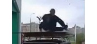 【拍客】俄罗斯加油站工作人员的逆天表演