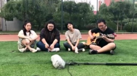 1022女声的秒拍视频 《永远的我们》-Acoustic