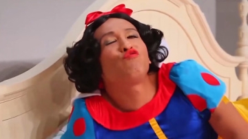 明星扮白雪公主片段，宋小宝太辣眼，金星笑出眼泪：我受不了了！