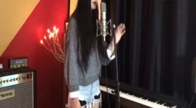 超级好听，女声柔情吉他改编翻唱这首歌，太厉害了