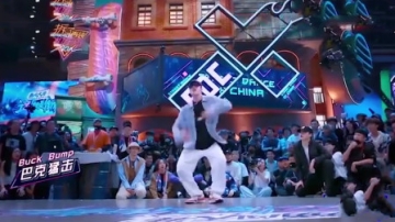 明星battle合集：张艺兴和王一博舞蹈battle，堪称神仙打架