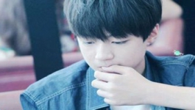 王俊凯生日粉丝送18颗星星