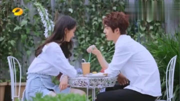 王一博与关晓彤演情侣，太逗了