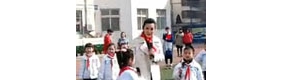 【拍客】李冰冰教孩子们唱安全童谣